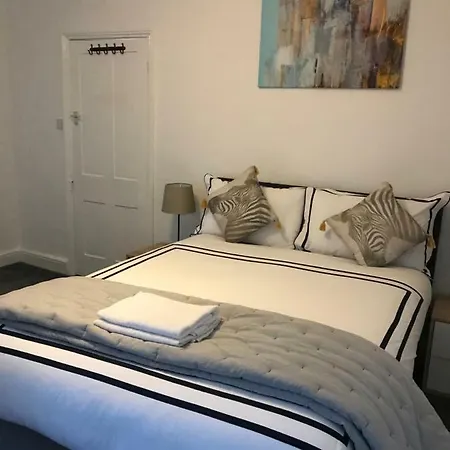 Centre 1 Bower Street2 Bed Apartman