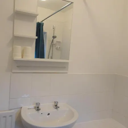 Centre 1 Bower Street2 Bed Apartman